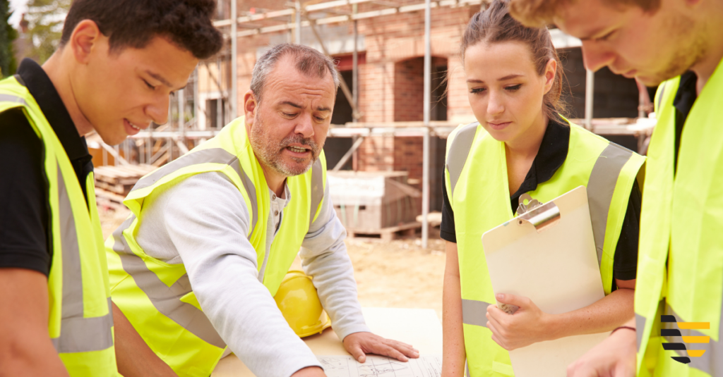 hydraulic warehouse employees in training session